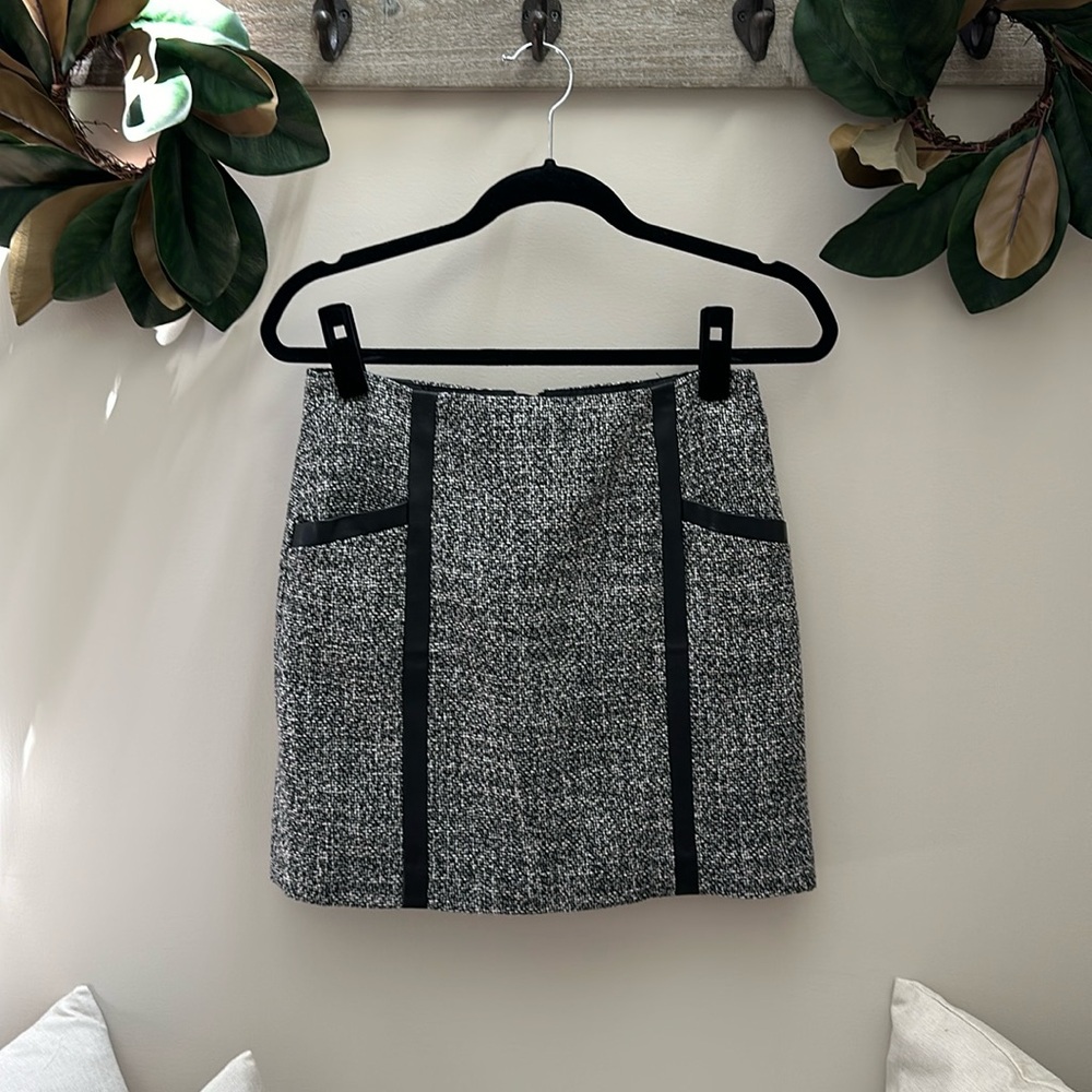 EUC Banana Republic Gray Tweed Skirt in Size 4